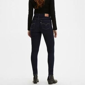Levi's 720 HIGH RISE SUPER SKINNY